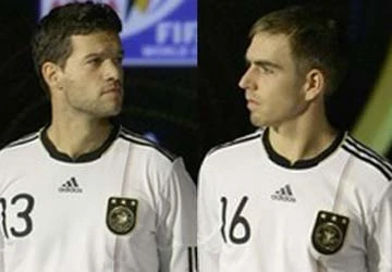 Michael Ballack L I L N Ti Ng C Nh B O Philipp Lahm B O Ph P Lu T Tp