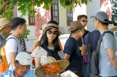 Hướng dẫn viên Trung Quốc lộng hành Hướng dẫn viên Trung Quốc lộng hành