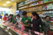 Vào siêu thị mà cứ ngỡ đang ở chợ Vào siêu thị mà cứ ngỡ đang ở chợ