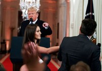 CNN kiện Tổng thống Trump vì cấm nhà báo tác nghiệp