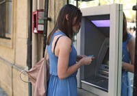 Phí rút tiền ATM của tổ chức phát hành thẻ sẽ lên 8.800 đồng?