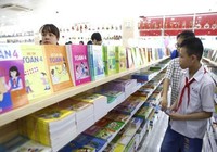 Xuất bản sách giáo khoa: Bộ Giáo dục 'bao thầu'