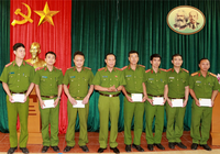 Khám xét nhà nghi phạm ma túy, 8 cảnh sát phơi nhiễm HIV