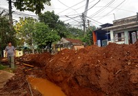 Thi công đường, dân không ra được nhà