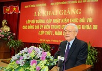 Tổng Bí thư khai giảng lớp bồi dưỡng dành cho các ủy viên TW