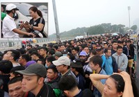 Vé xem đội tuyển ‘chảy’ vào túi ai...