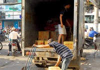 Giá xăng giảm mạnh, sao cước taxi, vận tải… không giảm?