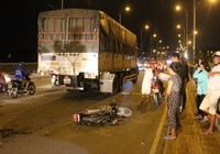 Trên đường về nhà, nam phụ hồ gặp tai nạn, bị nát 2 chân
