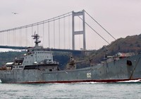 Tàu chiến Nga chở lượng lớn vũ khí tiến về Syria