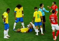 Chuyển động World Cup: Neymar khập khiễng bỏ lỡ buổi tập
