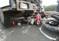 Tông liên hoàn ở TP.HCM, 2 người chết, nhiều người bị thương