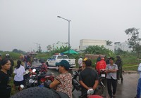 Xác 1 thanh niên mặc đồ Grabbike trong bụi cây ở Bình Chánh
