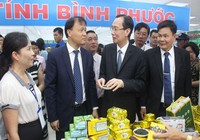 Rước tiểu thương đến hội nghị kết nối cung cầu hàng hóa