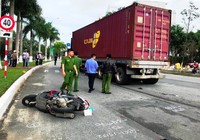 Container cuốn 2 mẹ con vào gầm ở Đà Nẵng