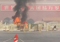 Bắc Kinh truy lùng kẻ đâm người, tông xe hàng loạt