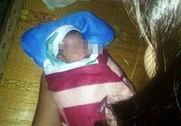 Bé trai bị bỏ rơi trước bão số 10 vào giờ ra sao?