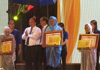 Thủ tướng trao Bằng vinh dự Nhà nước cho Mẹ VNAH