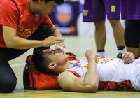 Đổ máu trong trận “derby” nảy lửa tại VBA