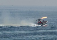 Tàu Mỹ bắn cảnh cáo tàu Iran ở vịnh Ba Tư