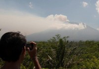 Nguy hiểm núi lửa Indonesia rung chuyển 500 lần/ngày