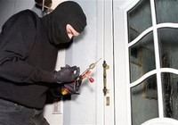 Bắt nhóm trộm két sắt khiêng lên ô tô ở Đồng Nai