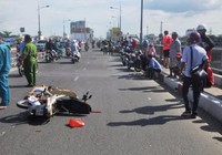 Xe tông mạnh, 1 phụ nữ chấn thương mặt, ngất xỉu