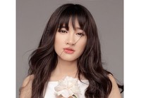 Nhã Phương lớn lên từ gánh hàng rong của mẹ