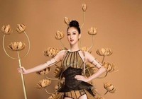 Hà Thu không chọn áo dài, hoá thân thành chiến binh hoa