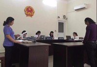 Bị cáo khốn đốn vì luật sư... đem con bỏ chợ