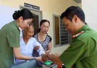 Công an TP.HCM đến tận nhà làm căn cước cho dân