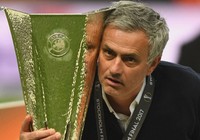Mourinho muốn đổi chiếc cúp của MU lấy lại 22 sinh mạng