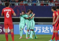 Đàn em Ronaldo 'bật' chủ nhà Hàn Quốc khỏi World Cup