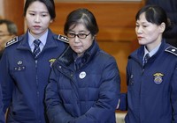 Bà Choi Soon-sil chỉ bị tuyên án ba năm tù