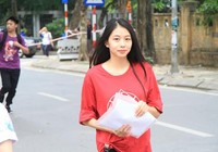 “Thi cử gì...bình yên quá vậy?“