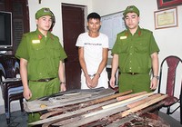 Bán đao, mác bị công an bắt giữ