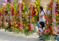 Cấm tặng lẵng hoa, ngăn lãng phí