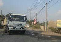 Người dân chấp nhận dỡ rào chặn xe ởmỏ đá Tân Cang
