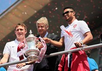 Chiếc cúp cứu rỗi ông Wenger