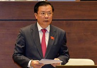 Nhận ‘quà’ xe sang gây bức xúc dư luận