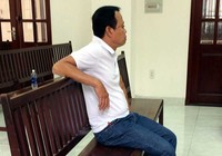 Nạn nhân thương tật nặng do bị đánh hay bệnh nhiều năm?