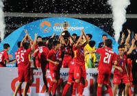 U-15 Việt Nam mang cúp ra khỏi Thái Lan