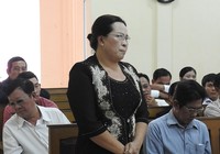 Tố tham nhũng nhưng không được khen