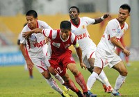 ‘Làm bóng đá chuyên nghiệp ở Việt Nam rất dễ đi tù!’