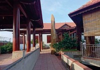 Gỗ rừng chảy về nhà quan