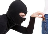 4 chiêu làm bạn mất cảnh giác của kẻ móc túi