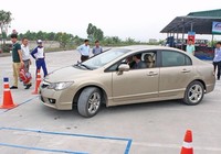 Cao 1m 40 có được thi bằng lái xe B1?