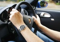 Bị tước bằng lái xe hạng E có được lái ô tô con?