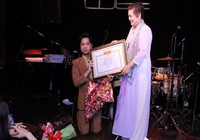 Lộ đơn ca sĩ Ngọc Sơn tự nhận mình là Giáo sư âm nhạc