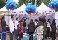 Người Thái mang lễ hội miễn phí tới Việt Nam