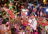 Chi tiền triệu dự trung thu xưa tại Văn Miếu